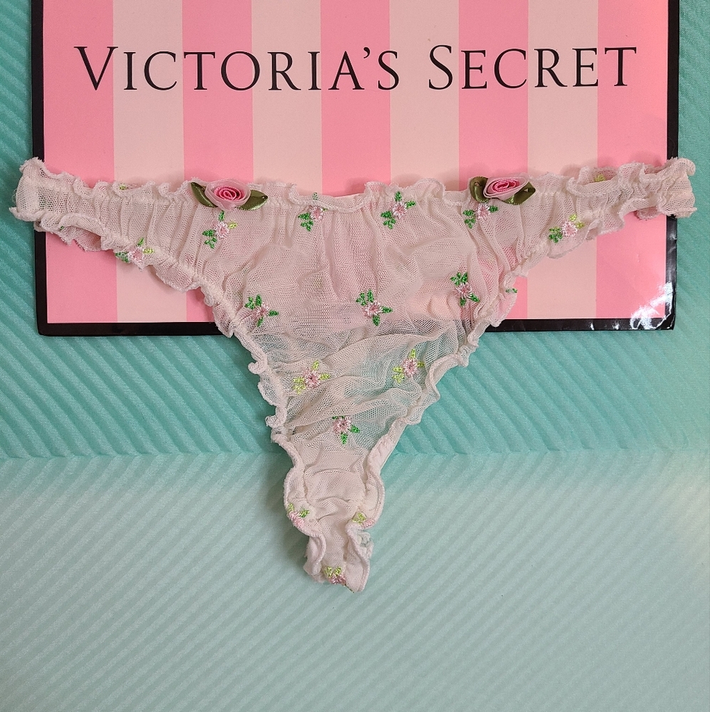 VTG Victoria's Secret Floral Ruffle Mesh Coquette Thong Panty Size M